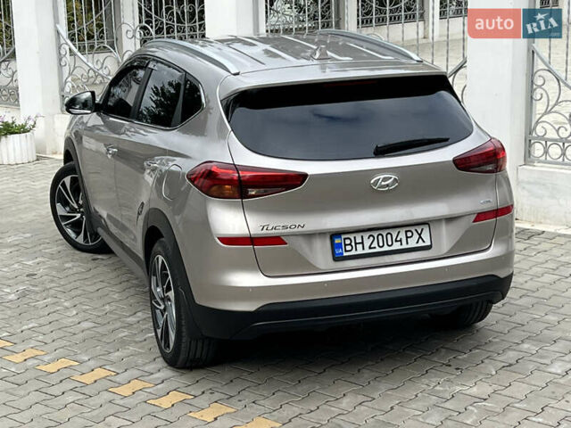 Бежевий Хендай Туксон, об'ємом двигуна 2 л та пробігом 125 тис. км за 19999 $, фото 11 на Automoto.ua
