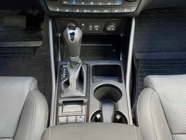 Бежевий Хендай Туксон, об'ємом двигуна 2 л та пробігом 98 тис. км за 19900 $, фото 6 на Automoto.ua