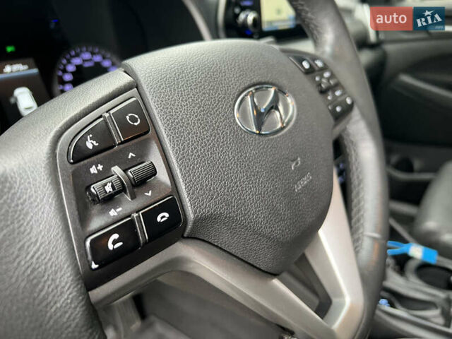 Бежевый Хендай Туксон, объемом двигателя 2 л и пробегом 125 тыс. км за 19999 $, фото 44 на Automoto.ua