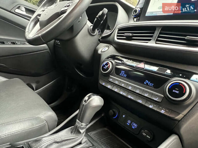 Бежевий Хендай Туксон, об'ємом двигуна 2 л та пробігом 125 тис. км за 19999 $, фото 46 на Automoto.ua