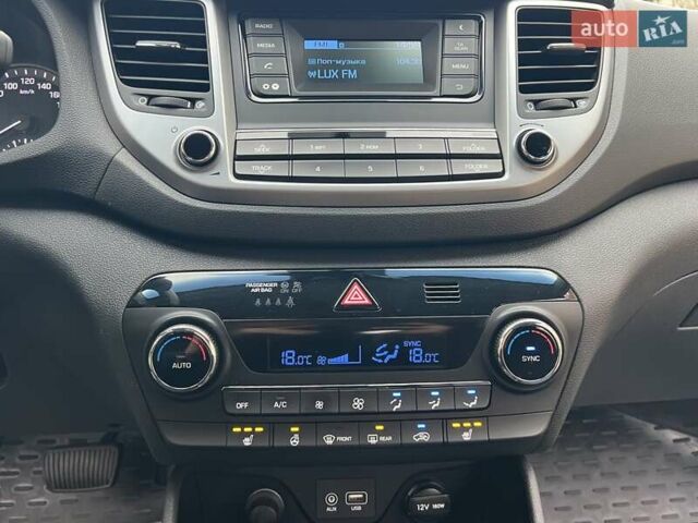 Бежевий Хендай Туксон, об'ємом двигуна 2 л та пробігом 50 тис. км за 21500 $, фото 18 на Automoto.ua