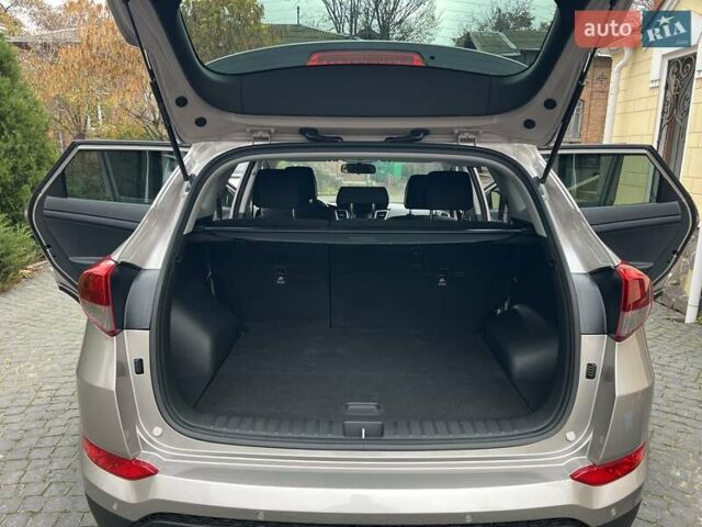 Бежевий Хендай Туксон, об'ємом двигуна 2 л та пробігом 50 тис. км за 19700 $, фото 38 на Automoto.ua