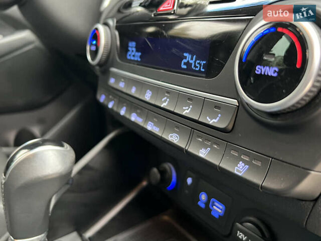 Бежевий Хендай Туксон, об'ємом двигуна 2 л та пробігом 125 тис. км за 19999 $, фото 24 на Automoto.ua