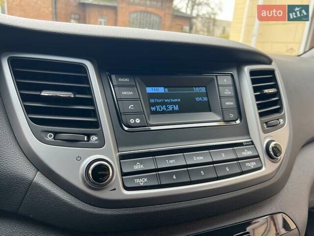 Бежевий Хендай Туксон, об'ємом двигуна 2 л та пробігом 50 тис. км за 19700 $, фото 16 на Automoto.ua