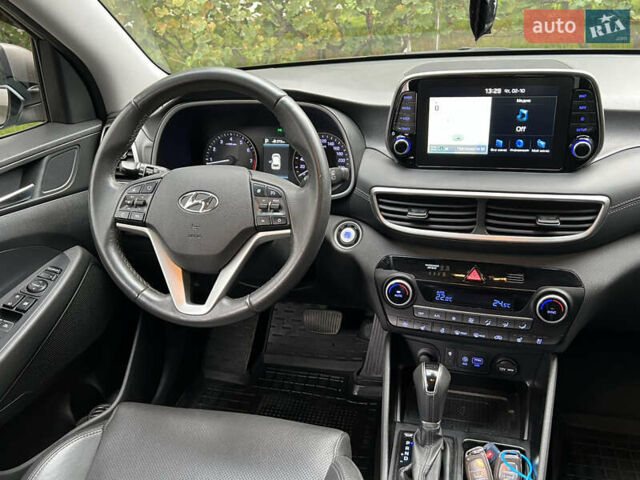 Хендай Туксон 2018 в Белгород-Днестровском на Automoto.ua Бежевый Хендай Туксон, объемом двигателя 2 л и пробегом 125 тыс. км за 21999 $, фото 3 на Automoto.ua