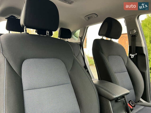 Бежевый Хендай Туксон, объемом двигателя 2 л и пробегом 50 тыс. км за 19500 $, фото 25 на Automoto.ua