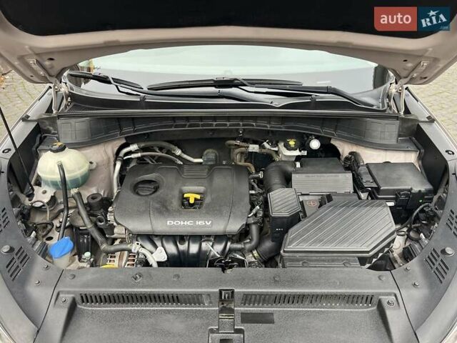 Бежевий Хендай Туксон, об'ємом двигуна 2 л та пробігом 50 тис. км за 21500 $, фото 9 на Automoto.ua