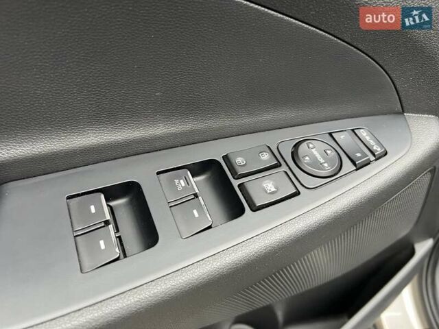 Бежевий Хендай Туксон, об'ємом двигуна 2 л та пробігом 50 тис. км за 21500 $, фото 27 на Automoto.ua