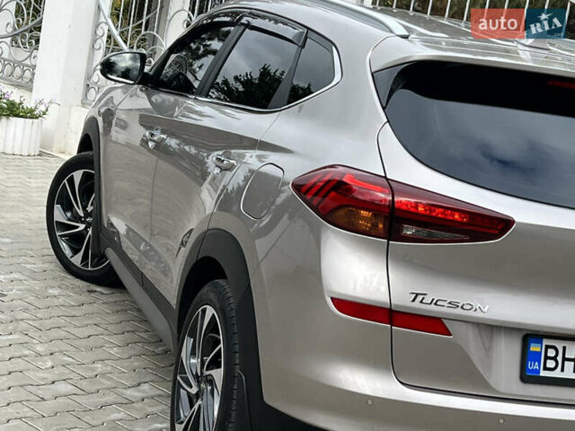 Бежевий Хендай Туксон, об'ємом двигуна 2 л та пробігом 125 тис. км за 19999 $, фото 6 на Automoto.ua
