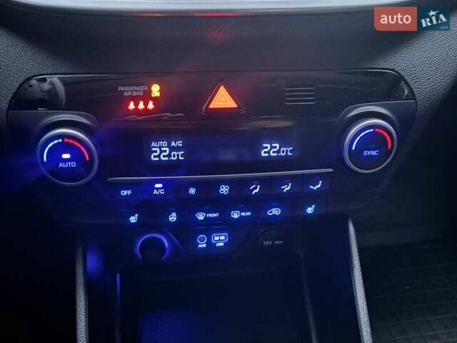 Бежевый Хендай Туксон, объемом двигателя 2 л и пробегом 36 тыс. км за 19400 $, фото 14 на Automoto.ua