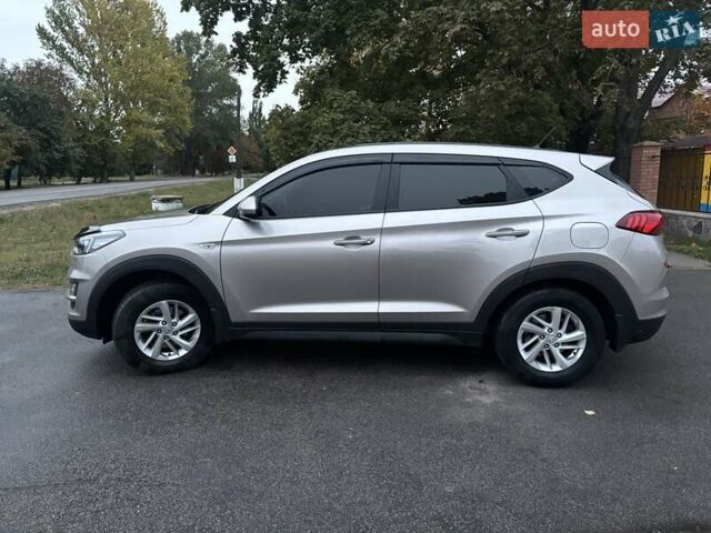 Бежевый Хендай Туксон, объемом двигателя 2 л и пробегом 36 тыс. км за 19400 $, фото 4 на Automoto.ua