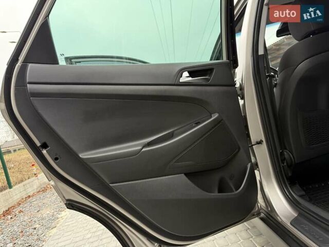 Бежевый Хендай Туксон, объемом двигателя 2 л и пробегом 92 тыс. км за 20900 $, фото 59 на Automoto.ua