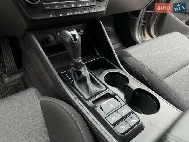 Бежевый Хендай Туксон, объемом двигателя 2 л и пробегом 92 тыс. км за 20900 $, фото 49 на Automoto.ua