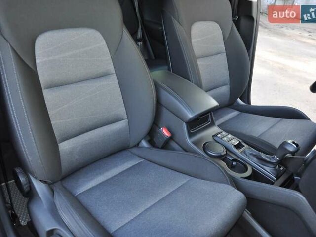 Бежевый Хендай Туксон, объемом двигателя 2 л и пробегом 58 тыс. км за 25000 $, фото 22 на Automoto.ua