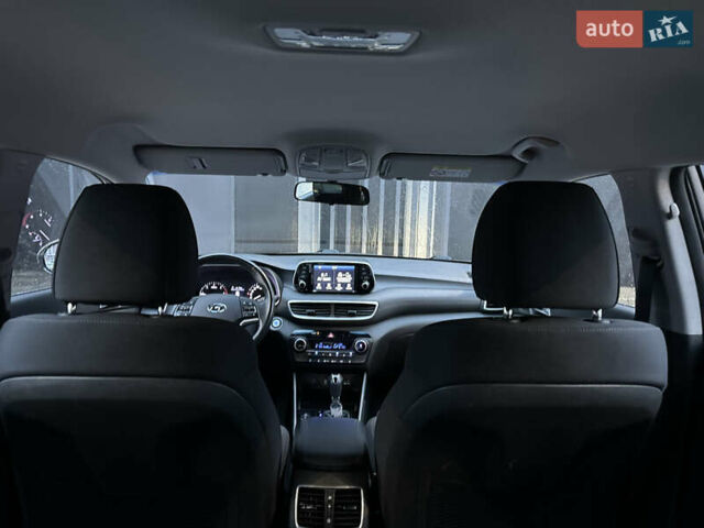 Бежевий Хендай Туксон, об'ємом двигуна 2 л та пробігом 151 тис. км за 19500 $, фото 2 на Automoto.ua