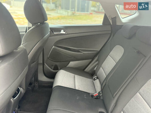 Бежевий Хендай Туксон, об'ємом двигуна 2 л та пробігом 106 тис. км за 20900 $, фото 8 на Automoto.ua