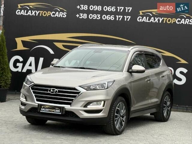 Бежевый Хендай Туксон, объемом двигателя 2 л и пробегом 92 тыс. км за 20900 $, фото 2 на Automoto.ua