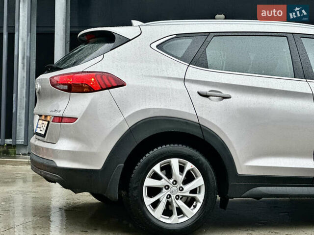 Бежевий Хендай Туксон, об'ємом двигуна 2 л та пробігом 151 тис. км за 19500 $, фото 4 на Automoto.ua