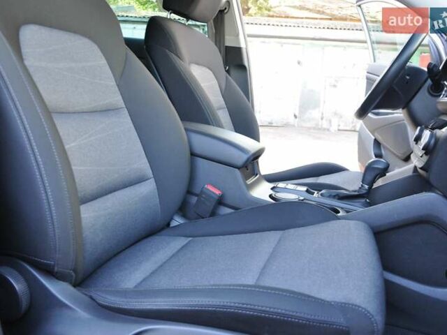 Бежевый Хендай Туксон, объемом двигателя 2 л и пробегом 58 тыс. км за 25000 $, фото 23 на Automoto.ua