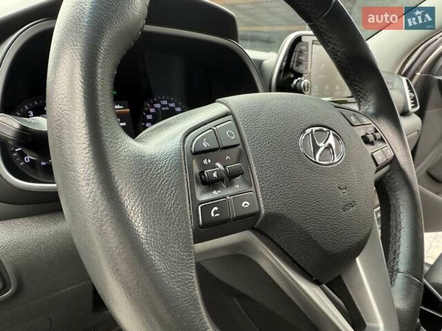 Бежевый Хендай Туксон, объемом двигателя 2 л и пробегом 92 тыс. км за 20900 $, фото 51 на Automoto.ua