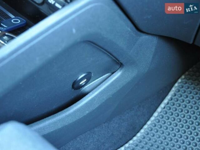 Бежевый Хендай Туксон, объемом двигателя 2 л и пробегом 58 тыс. км за 25000 $, фото 24 на Automoto.ua