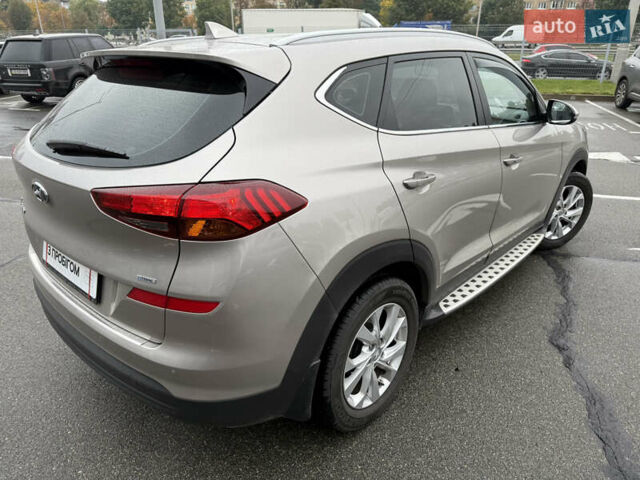 Бежевий Хендай Туксон, об'ємом двигуна 2 л та пробігом 46 тис. км за 21300 $, фото 9 на Automoto.ua
