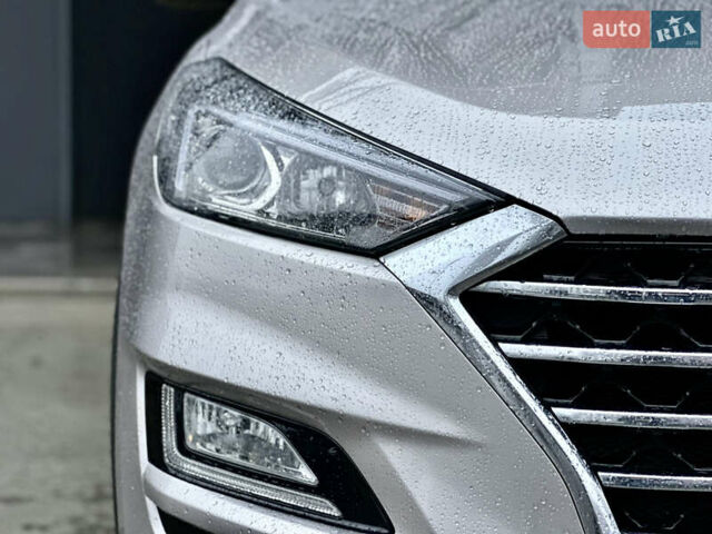 Бежевий Хендай Туксон, об'ємом двигуна 2 л та пробігом 151 тис. км за 19500 $, фото 6 на Automoto.ua