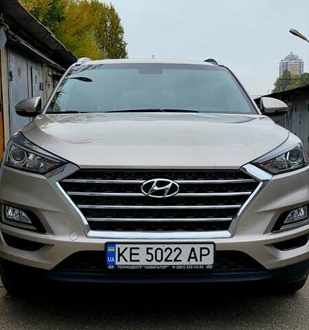 Бежевый Хендай Туксон, объемом двигателя 2 л и пробегом 124 тыс. км за 20600 $, фото 1 на Automoto.ua