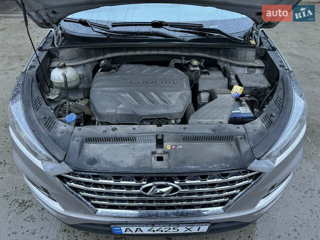 Бежевий Хендай Туксон, об'ємом двигуна 2 л та пробігом 151 тис. км за 19500 $, фото 9 на Automoto.ua