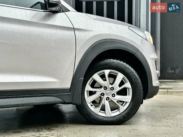 Бежевий Хендай Туксон, об'ємом двигуна 2 л та пробігом 151 тис. км за 19500 $, фото 5 на Automoto.ua