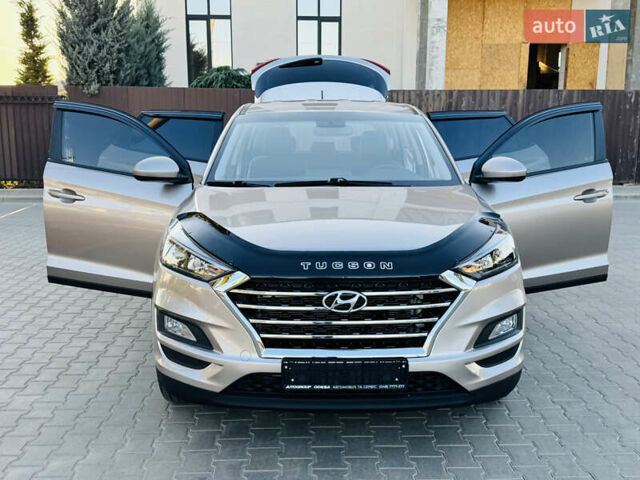 Бежевий Хендай Туксон, об'ємом двигуна 2 л та пробігом 175 тис. км за 15400 $, фото 36 на Automoto.ua