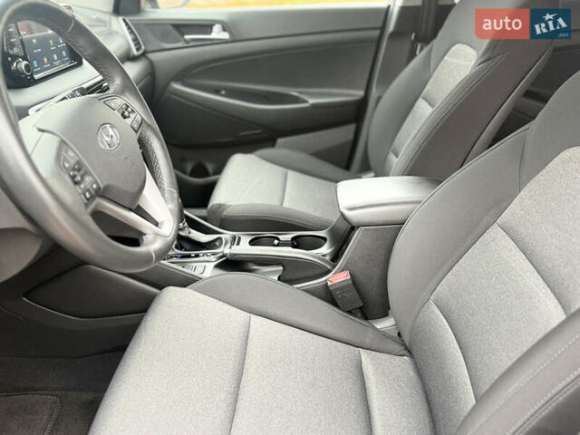 Бежевий Хендай Туксон, об'ємом двигуна 2 л та пробігом 106 тис. км за 20900 $, фото 10 на Automoto.ua