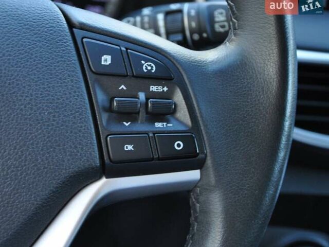 Бежевый Хендай Туксон, объемом двигателя 2 л и пробегом 58 тыс. км за 25000 $, фото 33 на Automoto.ua