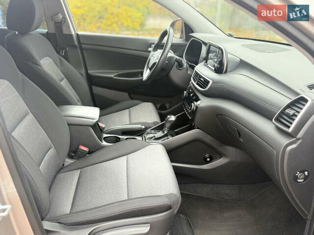 Бежевий Хендай Туксон, об'ємом двигуна 2 л та пробігом 106 тис. км за 20900 $, фото 7 на Automoto.ua