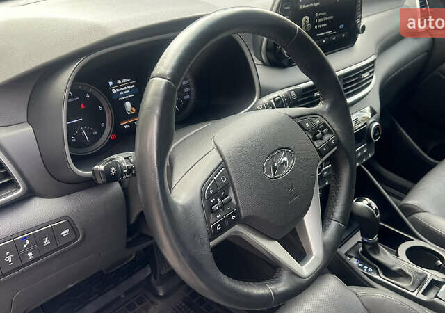 Бежевый Хендай Туксон, объемом двигателя 2 л и пробегом 98 тыс. км за 26700 $, фото 24 на Automoto.ua
