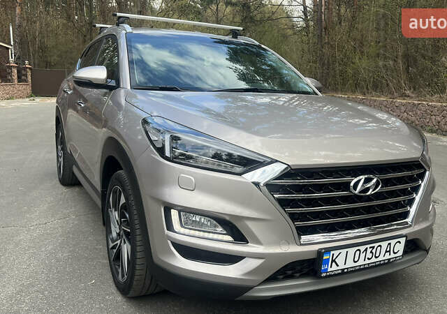 Бежевый Хендай Туксон, объемом двигателя 2 л и пробегом 98 тыс. км за 26700 $, фото 4 на Automoto.ua
