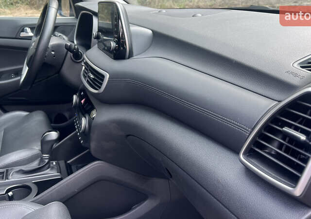 Бежевый Хендай Туксон, объемом двигателя 2 л и пробегом 98 тыс. км за 26700 $, фото 34 на Automoto.ua