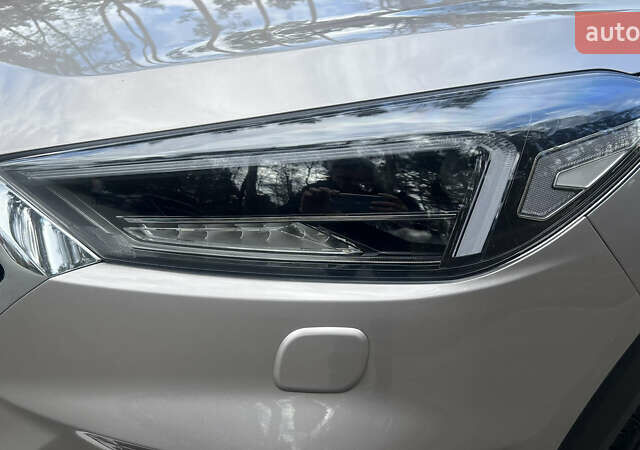 Бежевый Хендай Туксон, объемом двигателя 2 л и пробегом 98 тыс. км за 26700 $, фото 12 на Automoto.ua