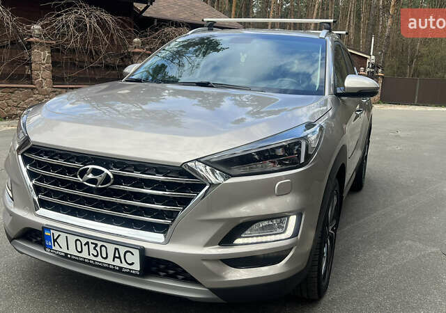 Бежевый Хендай Туксон, объемом двигателя 2 л и пробегом 98 тыс. км за 26700 $, фото 2 на Automoto.ua