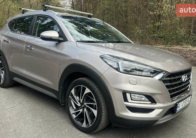 Бежевый Хендай Туксон, объемом двигателя 2 л и пробегом 98 тыс. км за 26700 $, фото 5 на Automoto.ua
