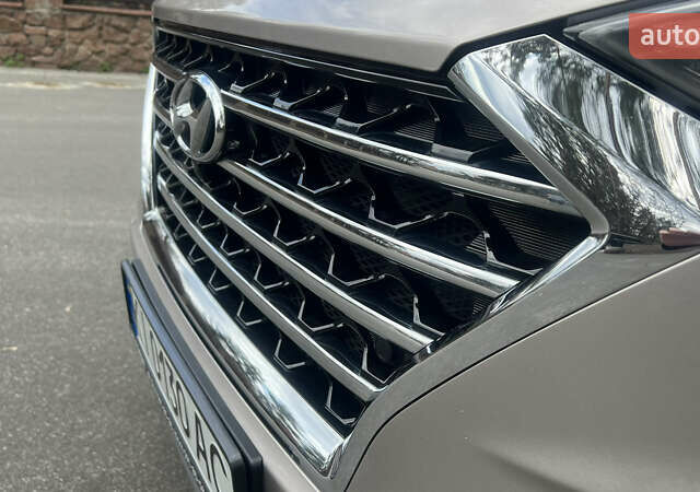 Бежевый Хендай Туксон, объемом двигателя 2 л и пробегом 98 тыс. км за 26700 $, фото 13 на Automoto.ua