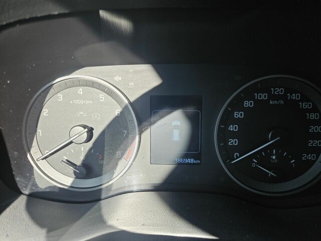 Чорний Хендай Туксон, об'ємом двигуна 2 л та пробігом 187 тис. км за 17000 $, фото 8 на Automoto.ua