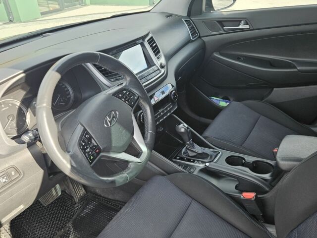 Чорний Хендай Туксон, об'ємом двигуна 2 л та пробігом 187 тис. км за 17000 $, фото 15 на Automoto.ua