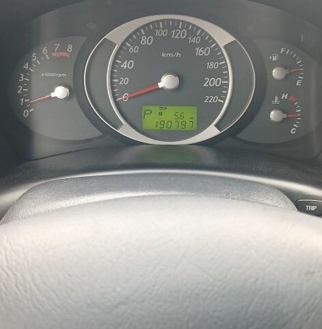 Черный Хендай Туксон, объемом двигателя 2 л и пробегом 191 тыс. км за 8300 $, фото 7 на Automoto.ua