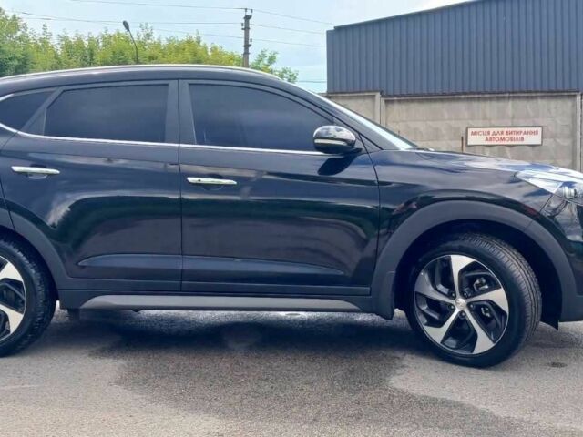 Черный Хендай Туксон, объемом двигателя 2 л и пробегом 3 тыс. км за 39000 $, фото 4 на Automoto.ua