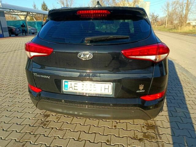 Черный Хендай Туксон, объемом двигателя 2 л и пробегом 148 тыс. км за 17800 $, фото 2 на Automoto.ua