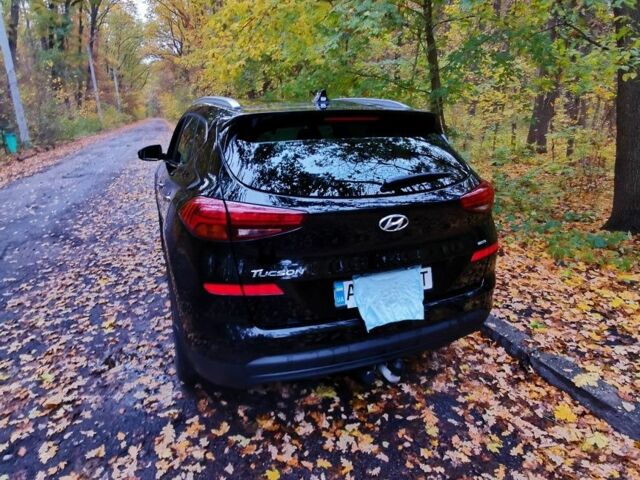 Чорний Хендай Туксон, об'ємом двигуна 2 л та пробігом 17 тис. км за 26000 $, фото 2 на Automoto.ua