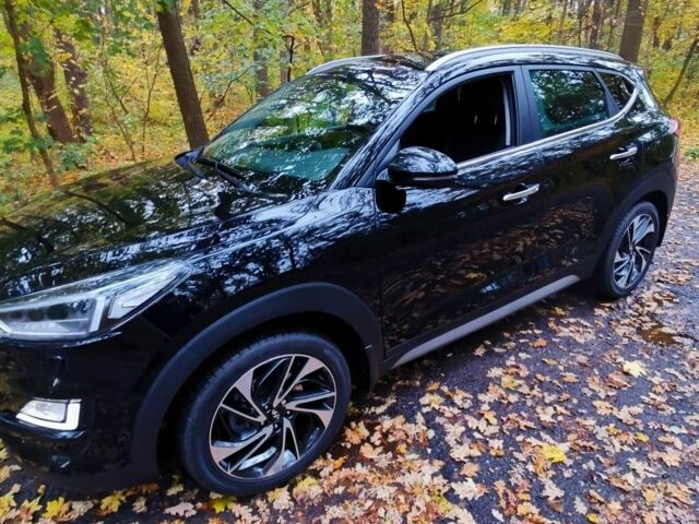 Чорний Хендай Туксон, об'ємом двигуна 2 л та пробігом 17 тис. км за 26000 $, фото 3 на Automoto.ua