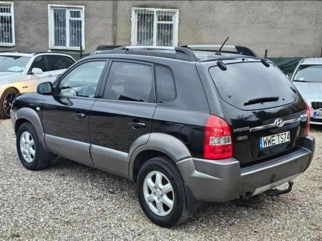 Черный Хендай Туксон, объемом двигателя 0 л и пробегом 235 тыс. км за 3200 $, фото 1 на Automoto.ua