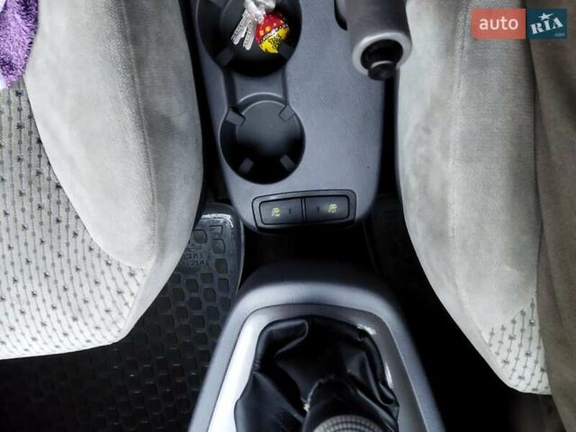 Черный Хендай Туксон, объемом двигателя 1.99 л и пробегом 204 тыс. км за 6100 $, фото 47 на Automoto.ua